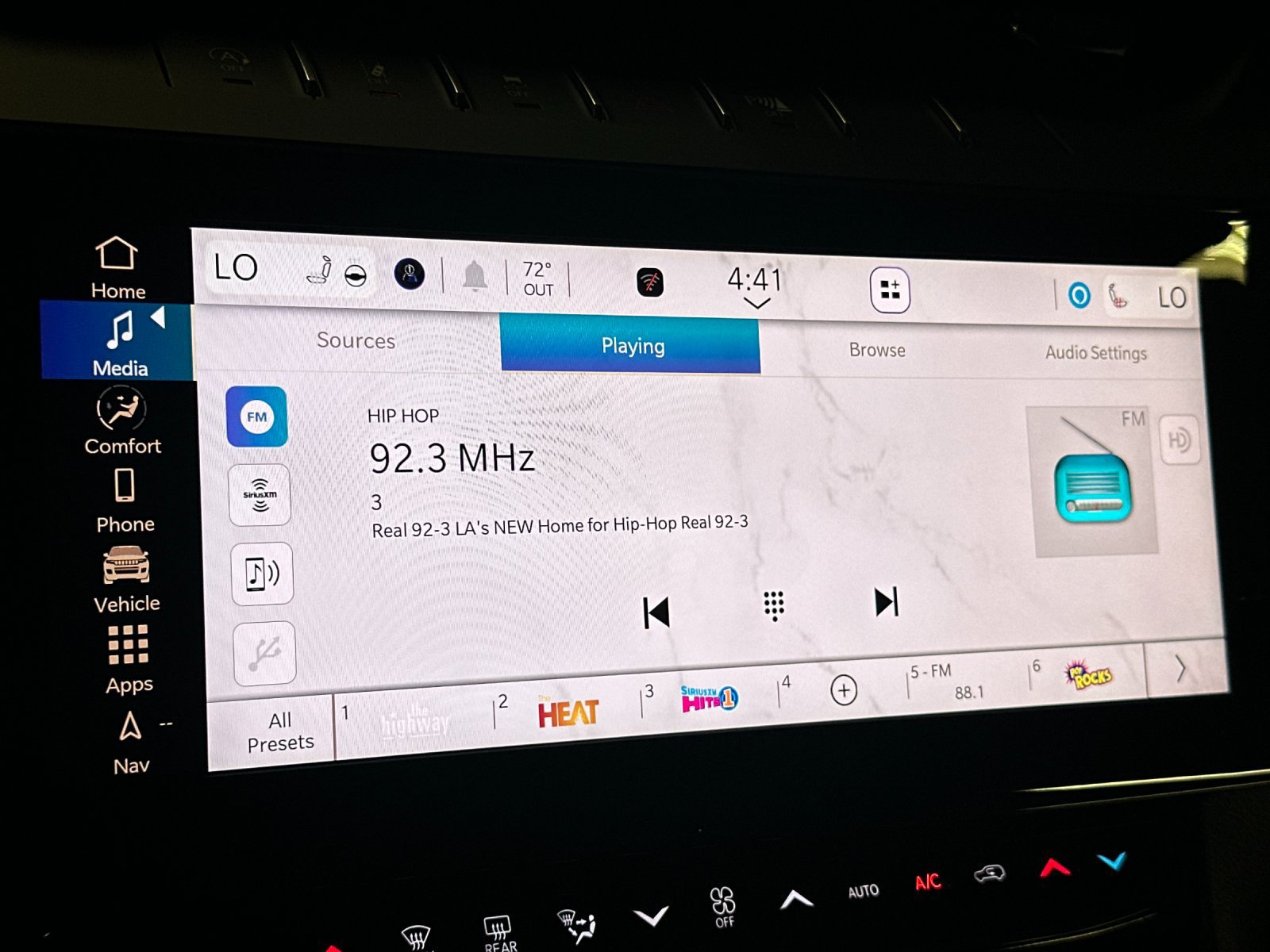 New 2026 Jeep Grand Cherokee Limited AWD/4WD image 17