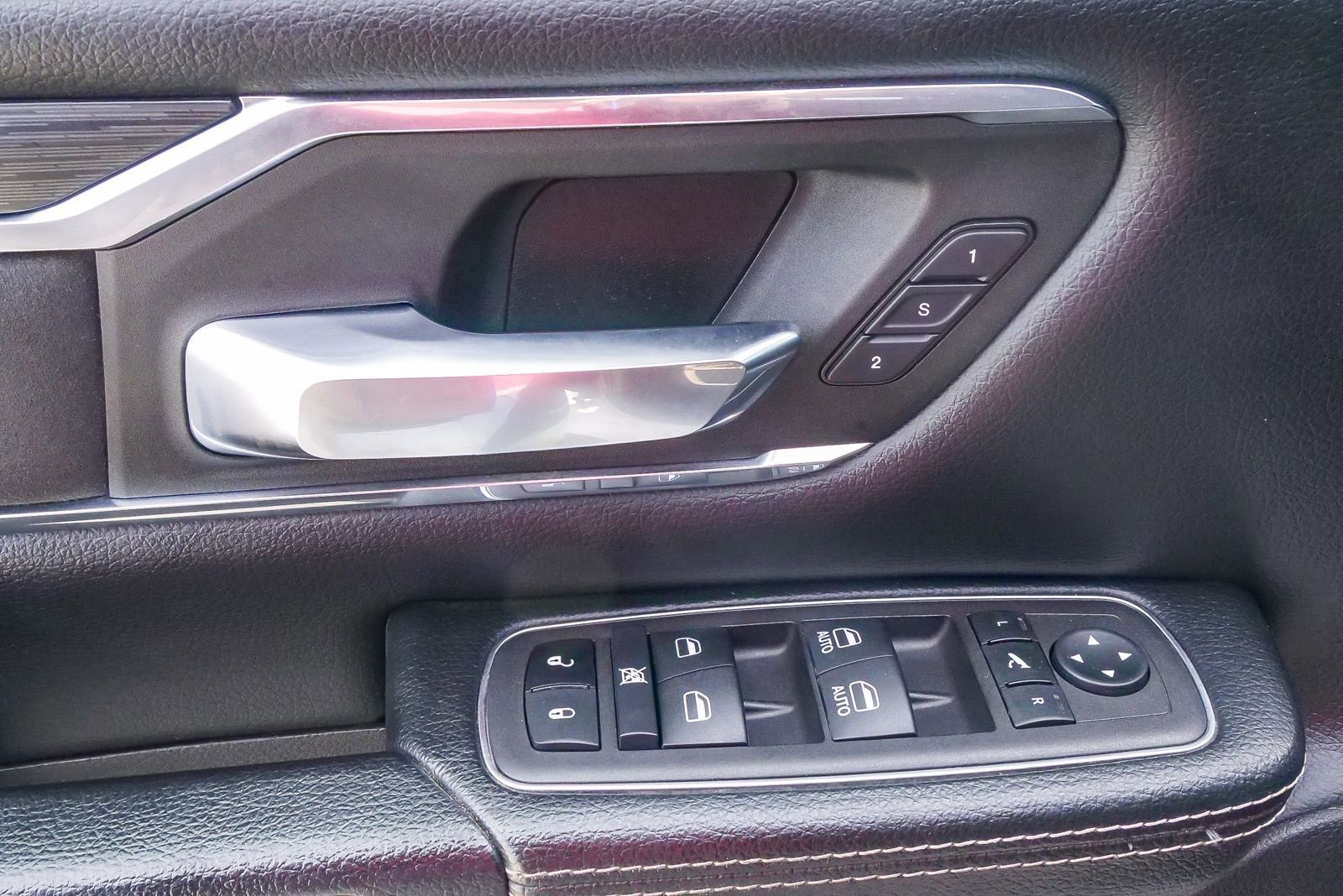 Used 2024 RAM 1500 Laramie image 19