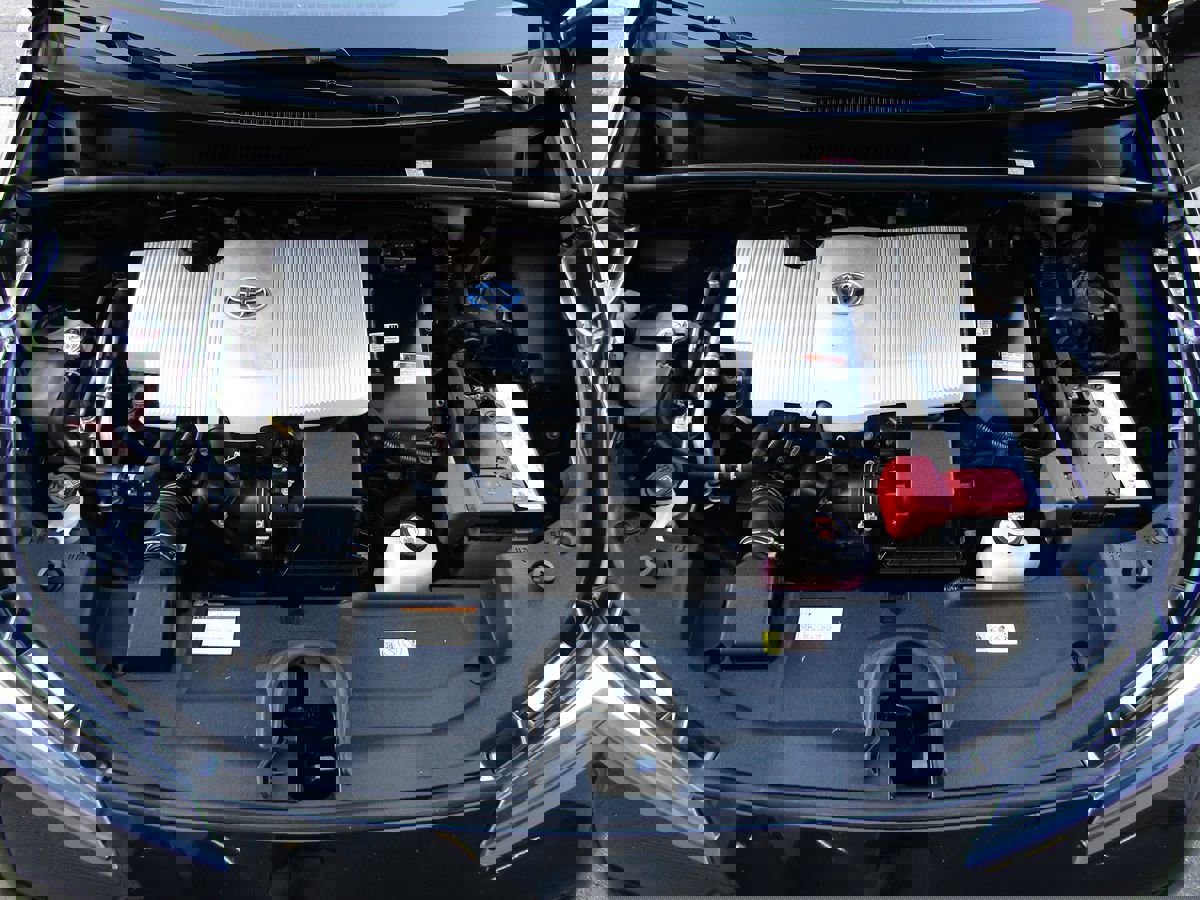 Used 2021 Toyota Prius XLE image 37