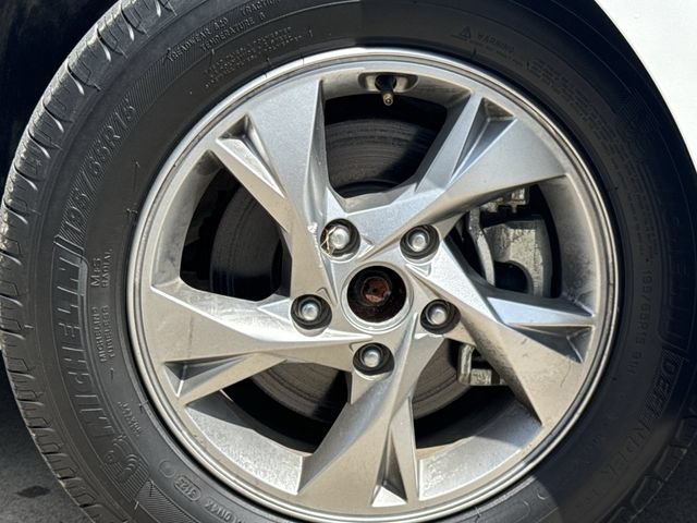 Used 2021 Hyundai Elantra SE FWD image 8
