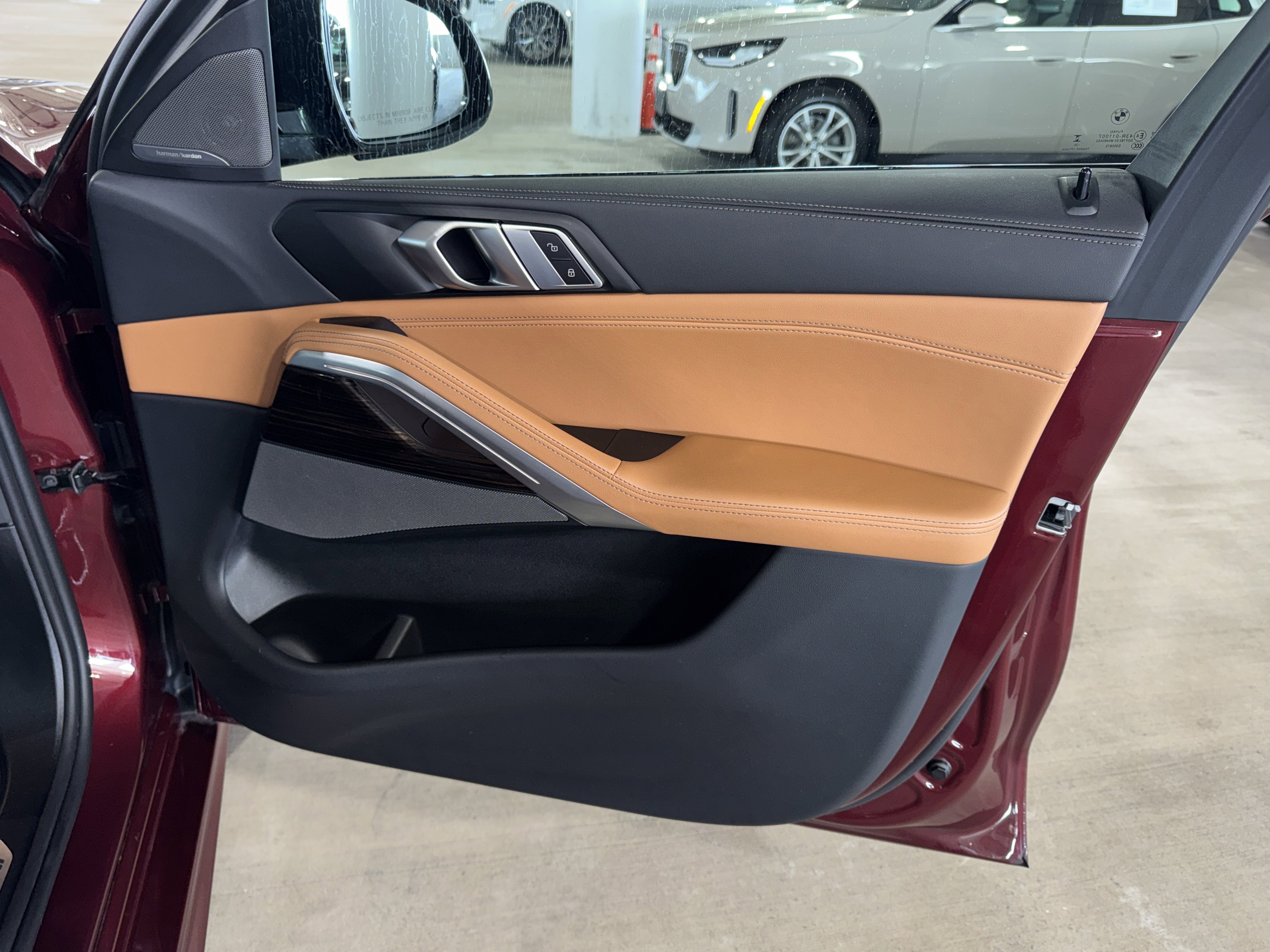 Certified 2025 BMW X6 xDrive40i image 9