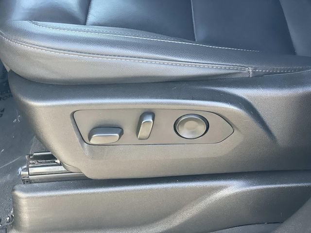 Used 2024 Chevrolet Suburban LT RWD image 20