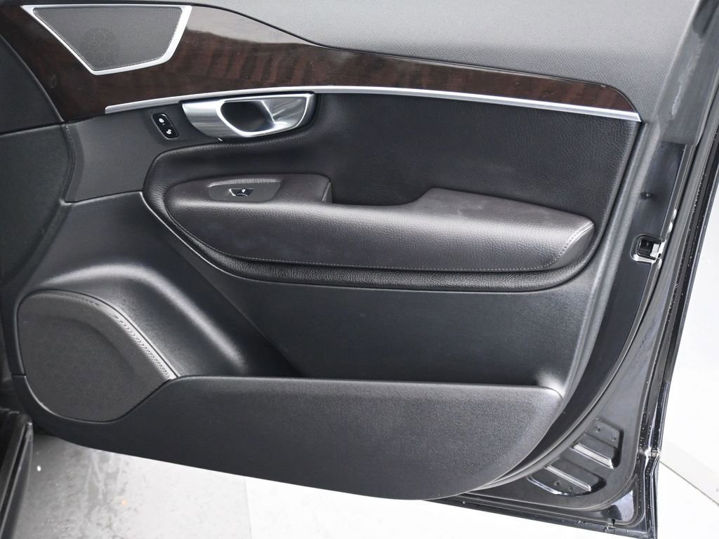 Used 2019 Volvo XC90 T6 Momentum w/ Protection Package Premier image 38
