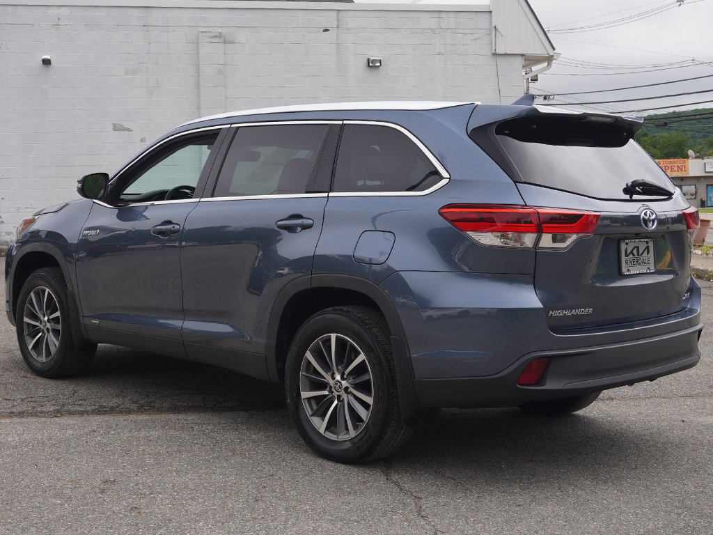 Used 2019 Toyota Highlander XLE AWD/4WD image 11