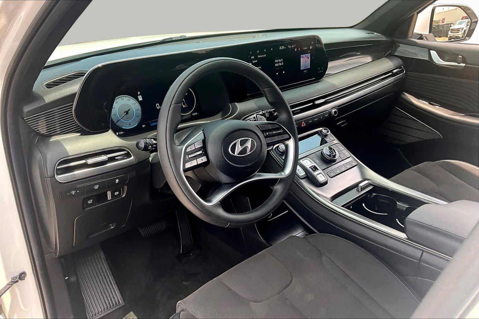Used 2025 Hyundai Palisade Calligraphy AWD/4WD image 17