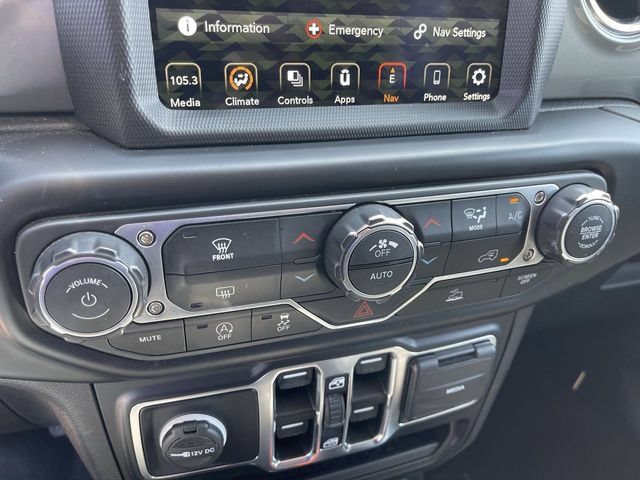 Used 2022 Jeep Wrangler Unlimited Sahara AWD/4WD image 19