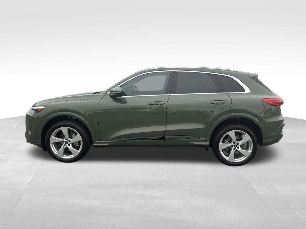 Used 2025 Audi Q5 Premium Plus w/ Premium Plus image 2