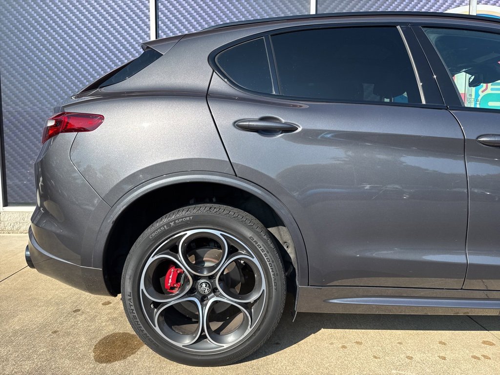 Used 2022 Alfa Romeo Stelvio Ti w/ Active Assist Plus Package image 5