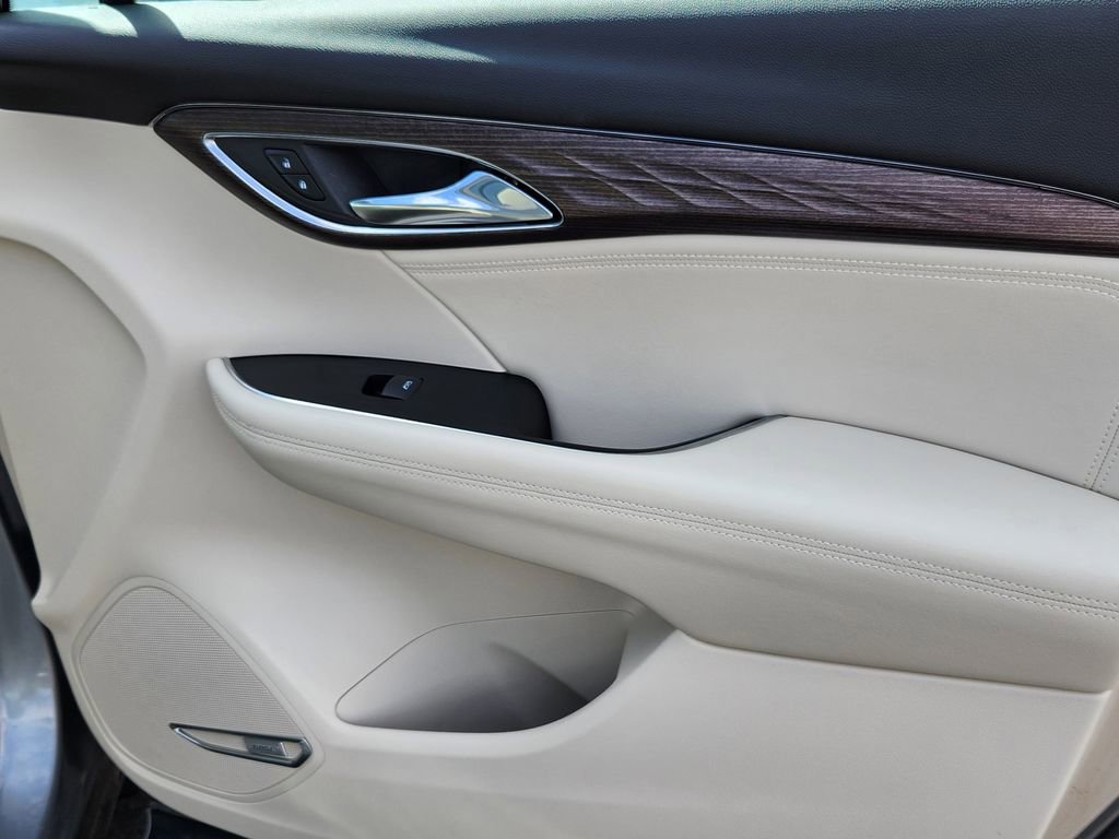 Used 2023 Buick Envision Avenir image 15