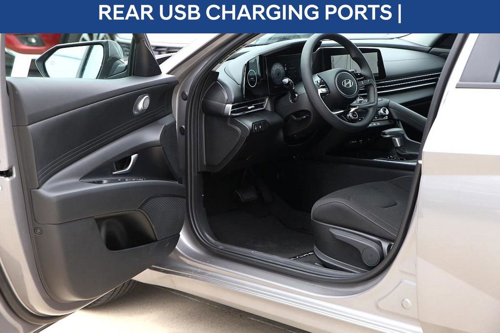 Used 2024 Hyundai Elantra SEL image 13
