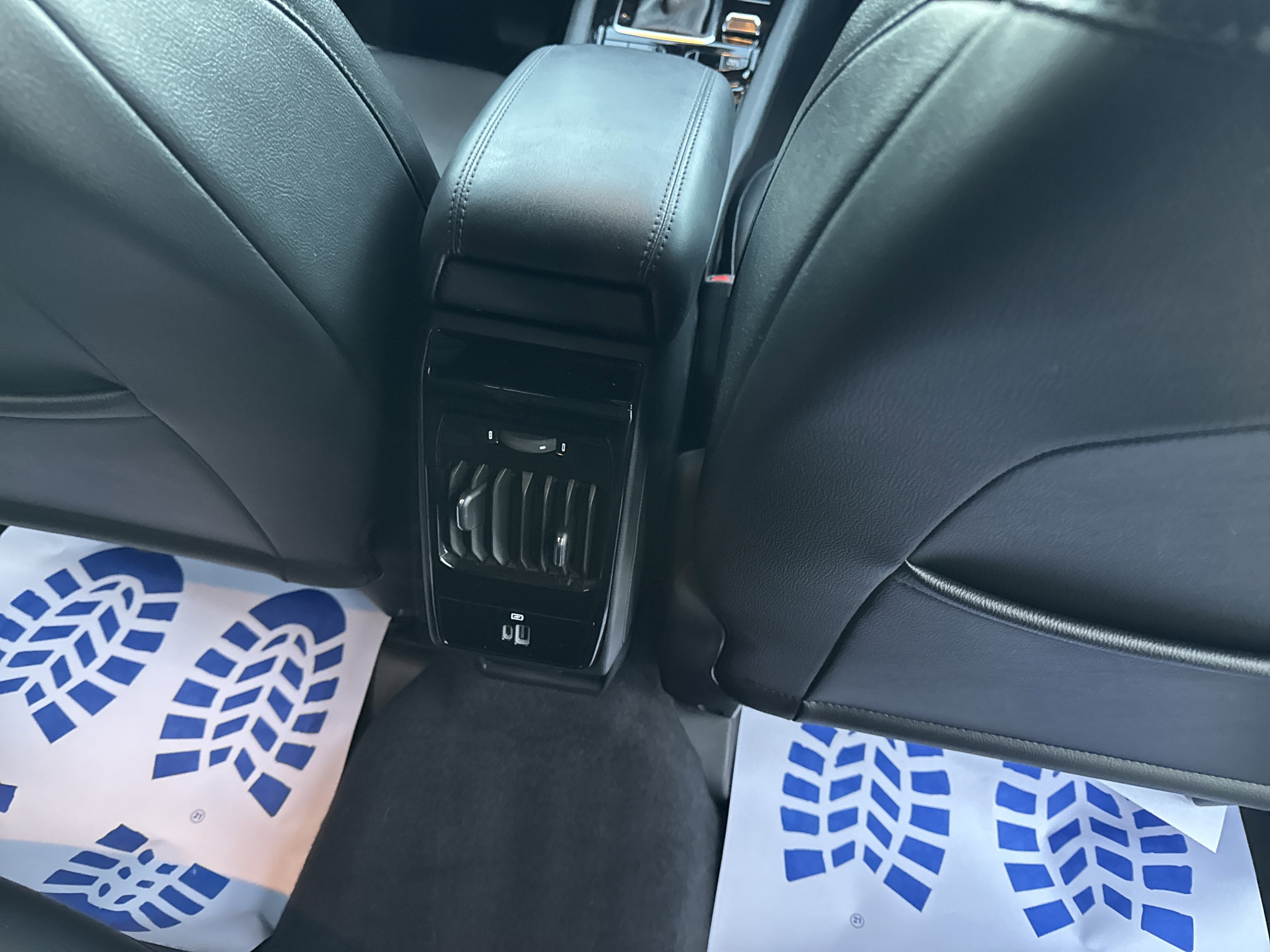 Used 2024 Jeep Compass Latitude w/ Convenience Group image 12