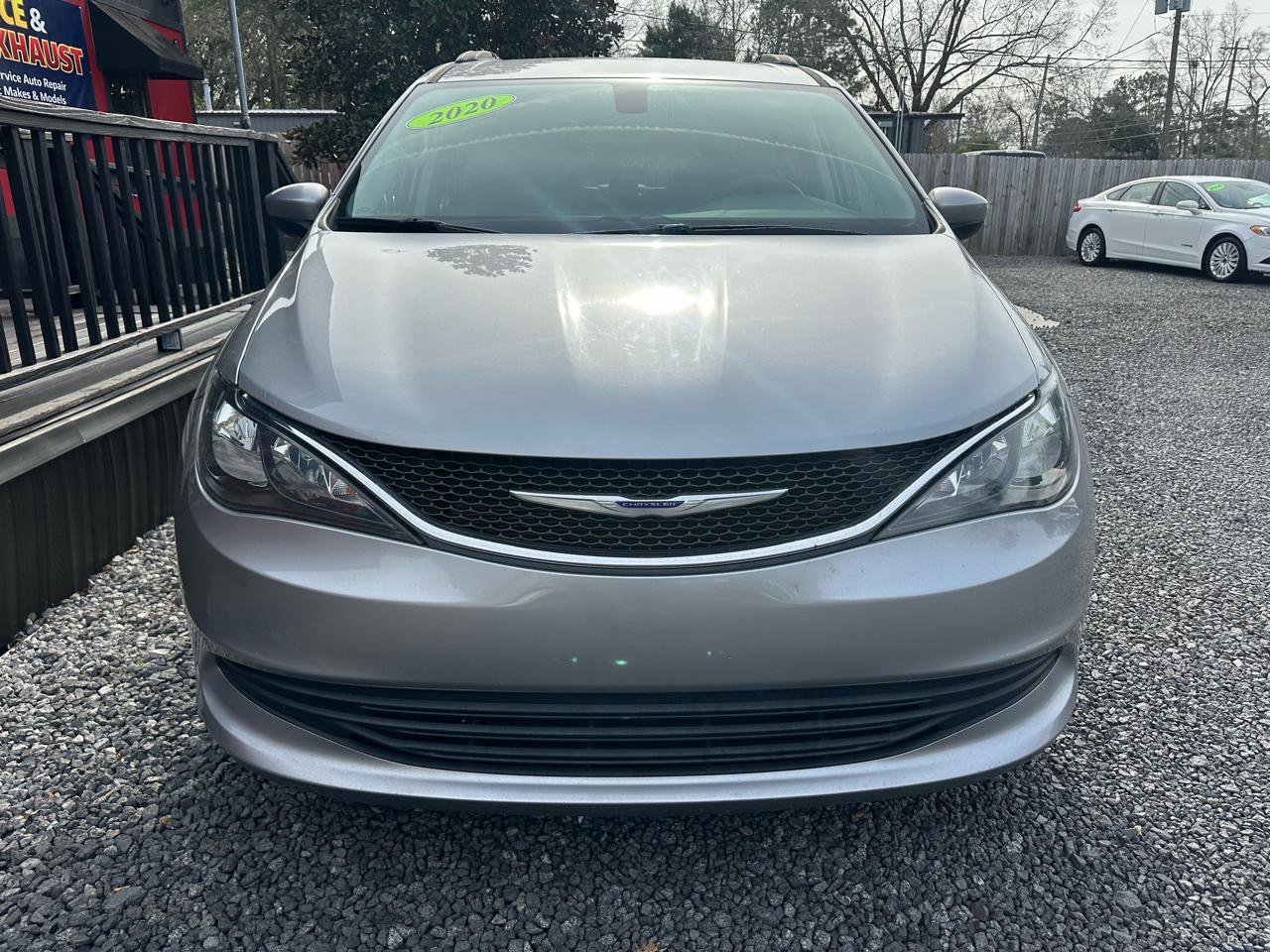 Used 2020 Chrysler Voyager Lxi FWD image 13