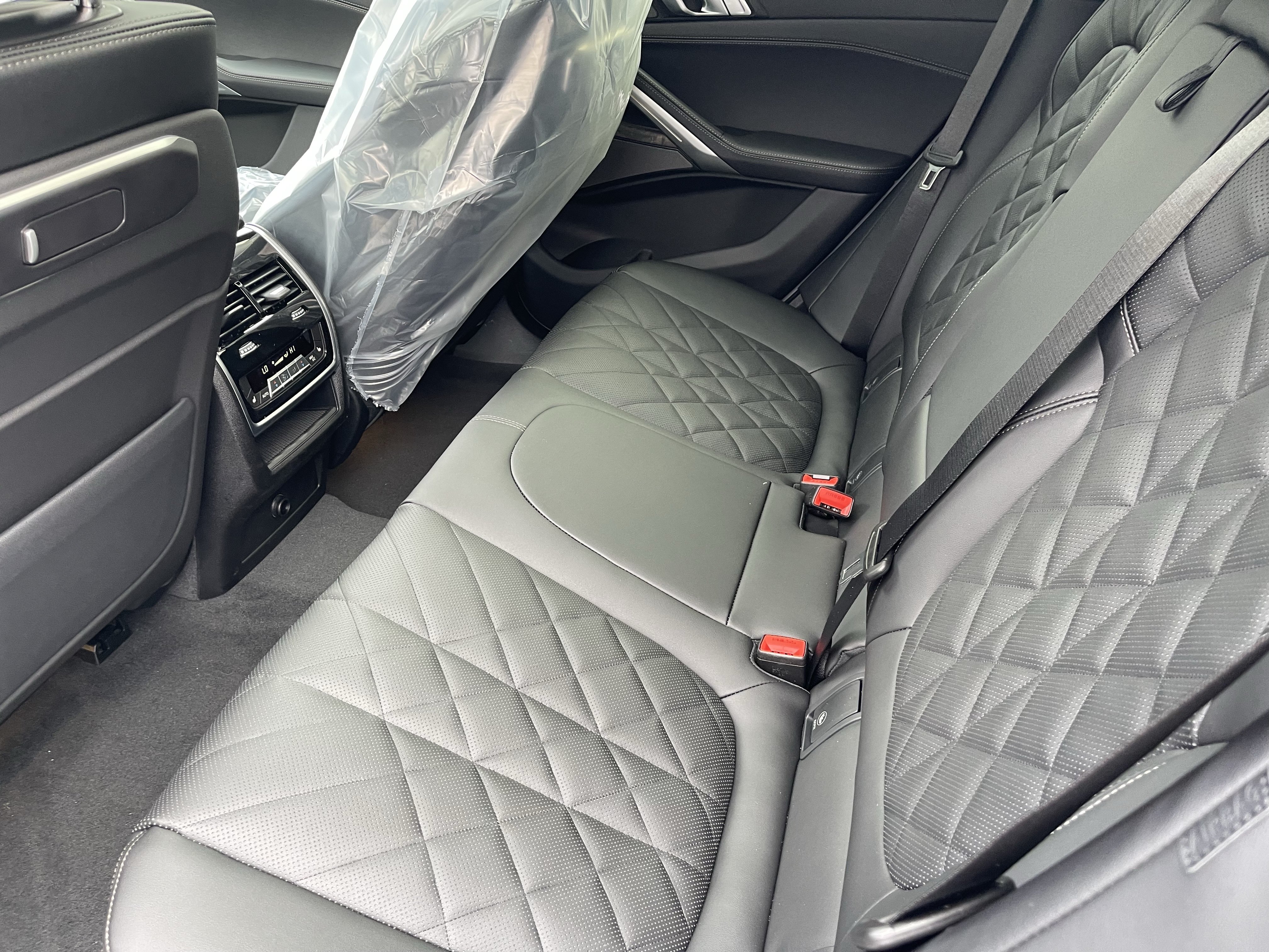Used 2026 BMW X6 xDrive40i AWD/4WD image 16