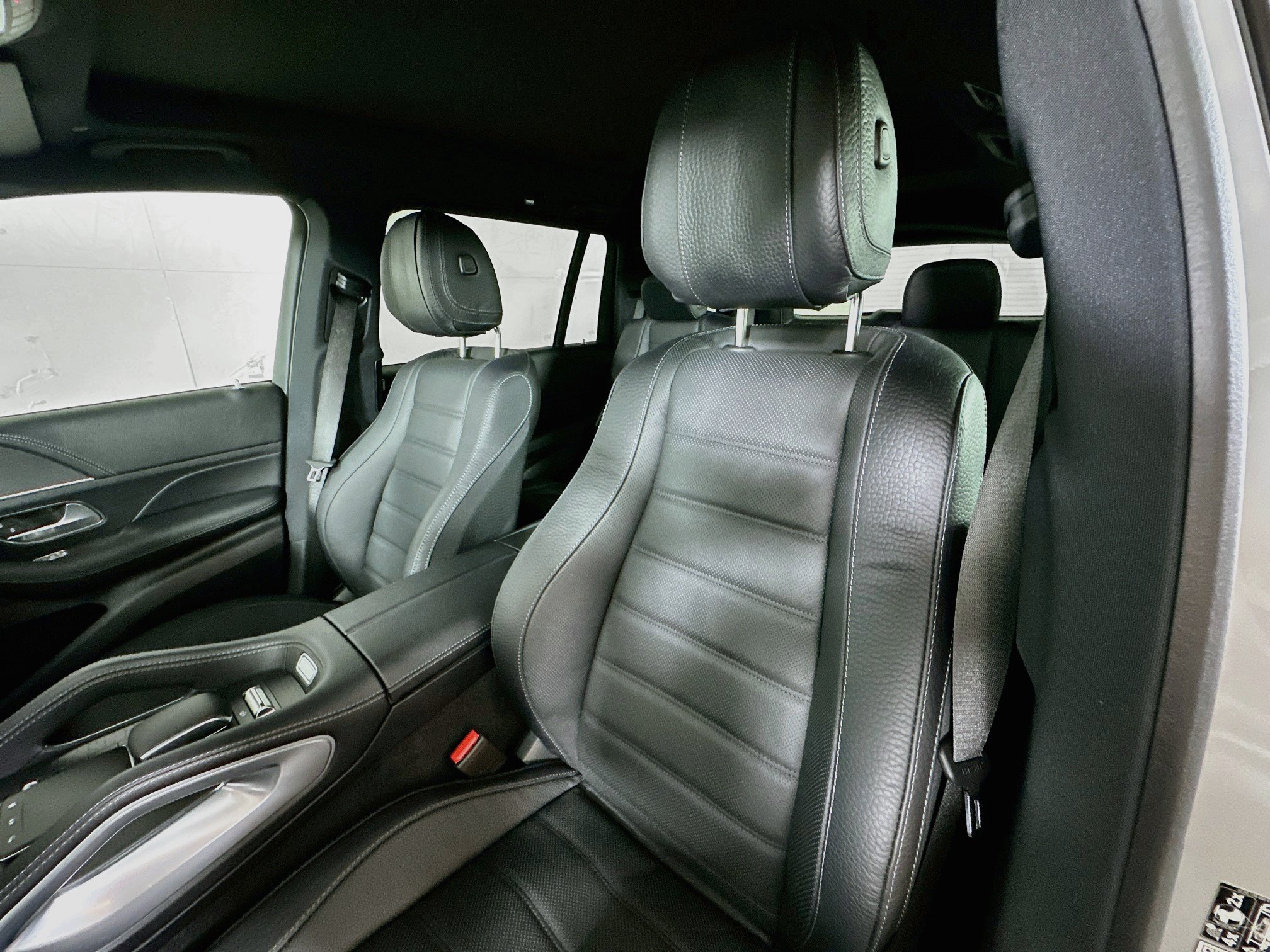Used 2025 Mercedes-Benz GLS 580 4MATIC image 21