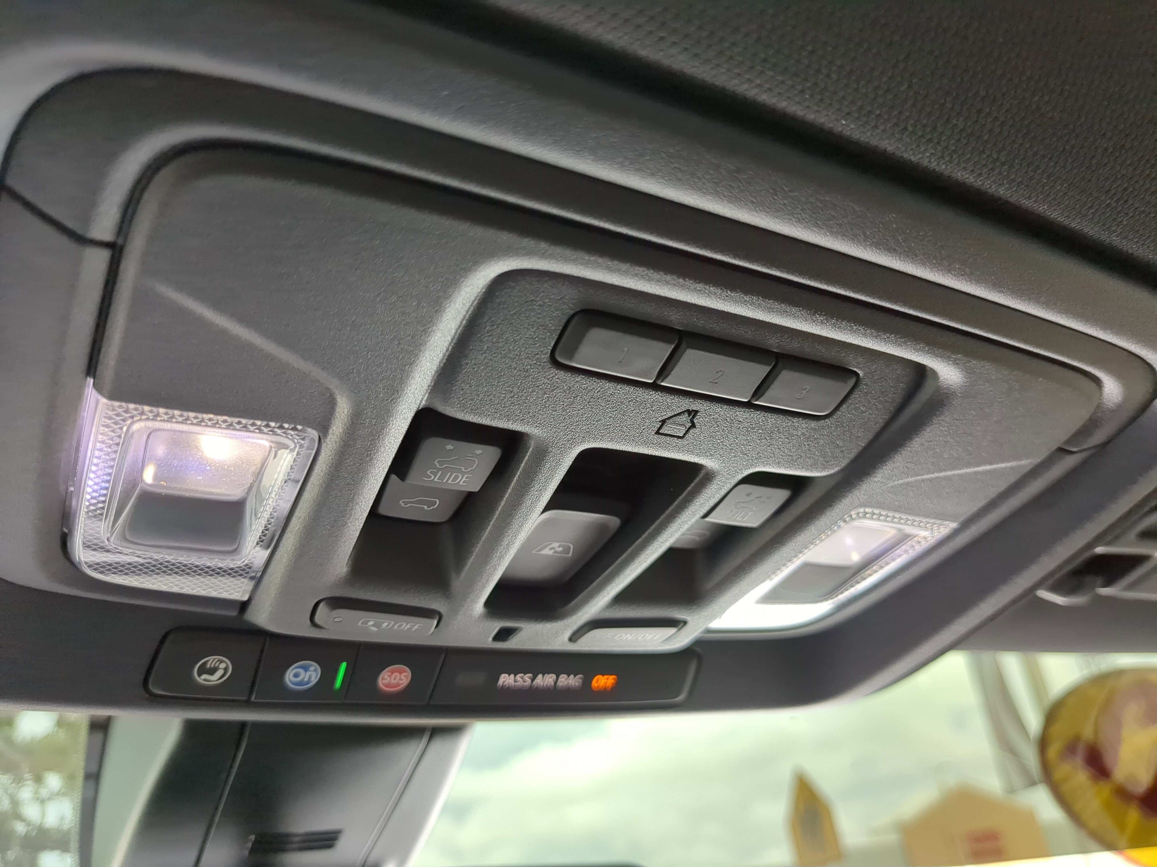 Certified 2022 GMC Sierra 1500 AT4 w/ AT4 Premium Package image 20