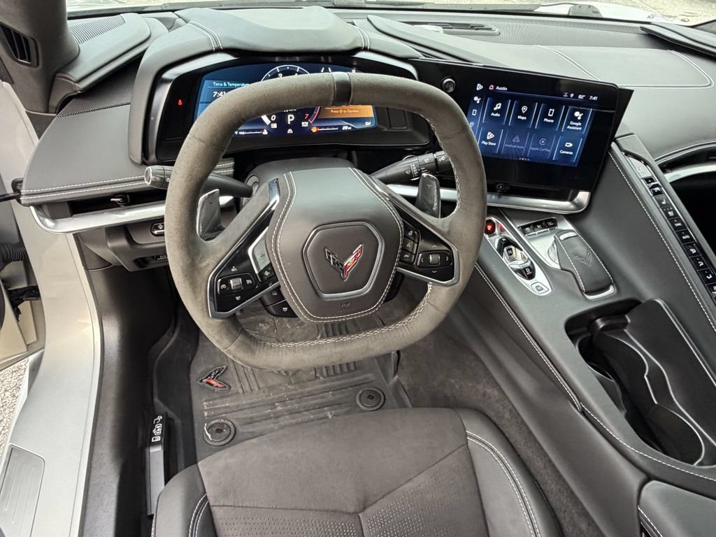 Used 2024 Chevrolet Corvette Stingray Premium Conv w/ Z51 Performance Package RWD image 19