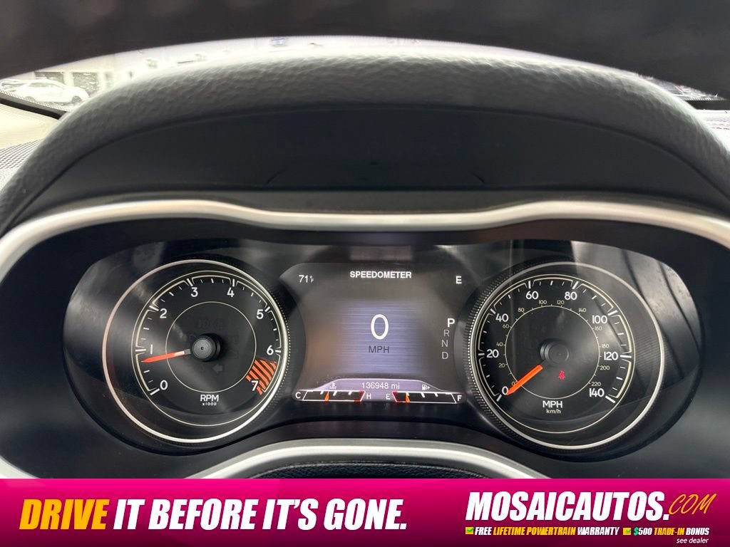 Used 2015 Jeep Cherokee Trailhawk AWD/4WD image 33