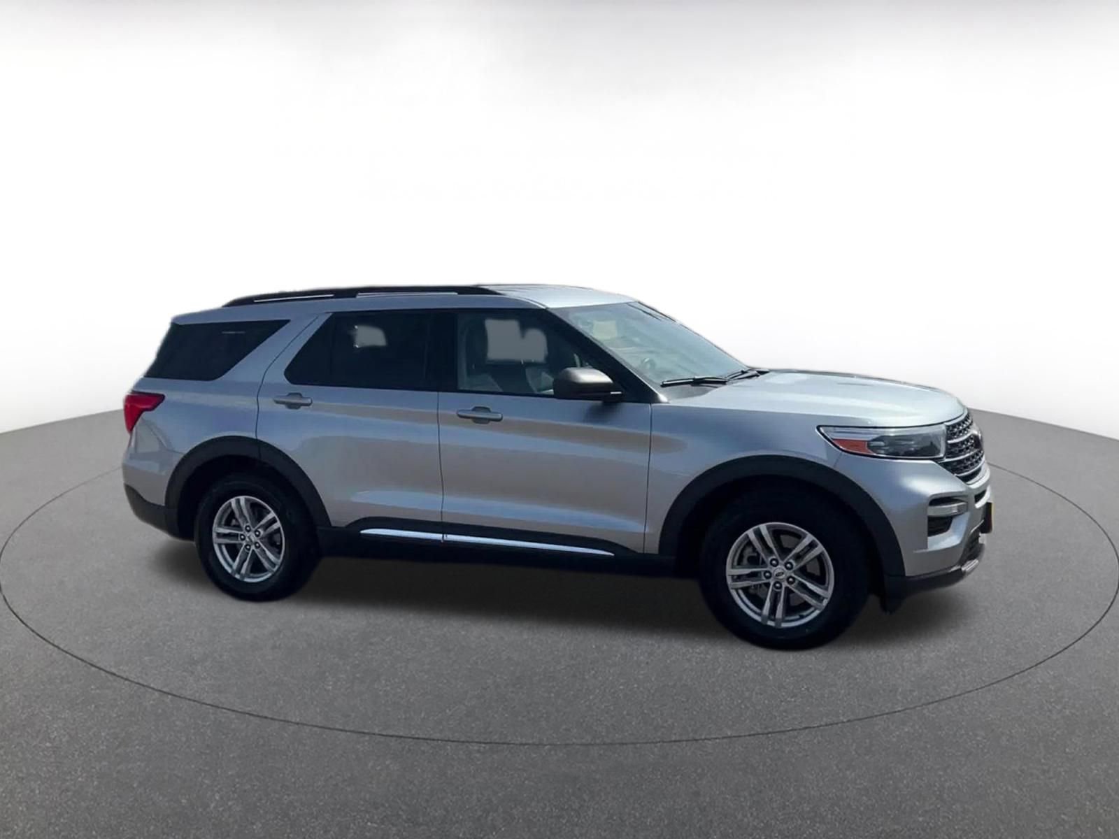 Used 2023 Ford Explorer XLT w/ Equipment Group 202A RWD video 2