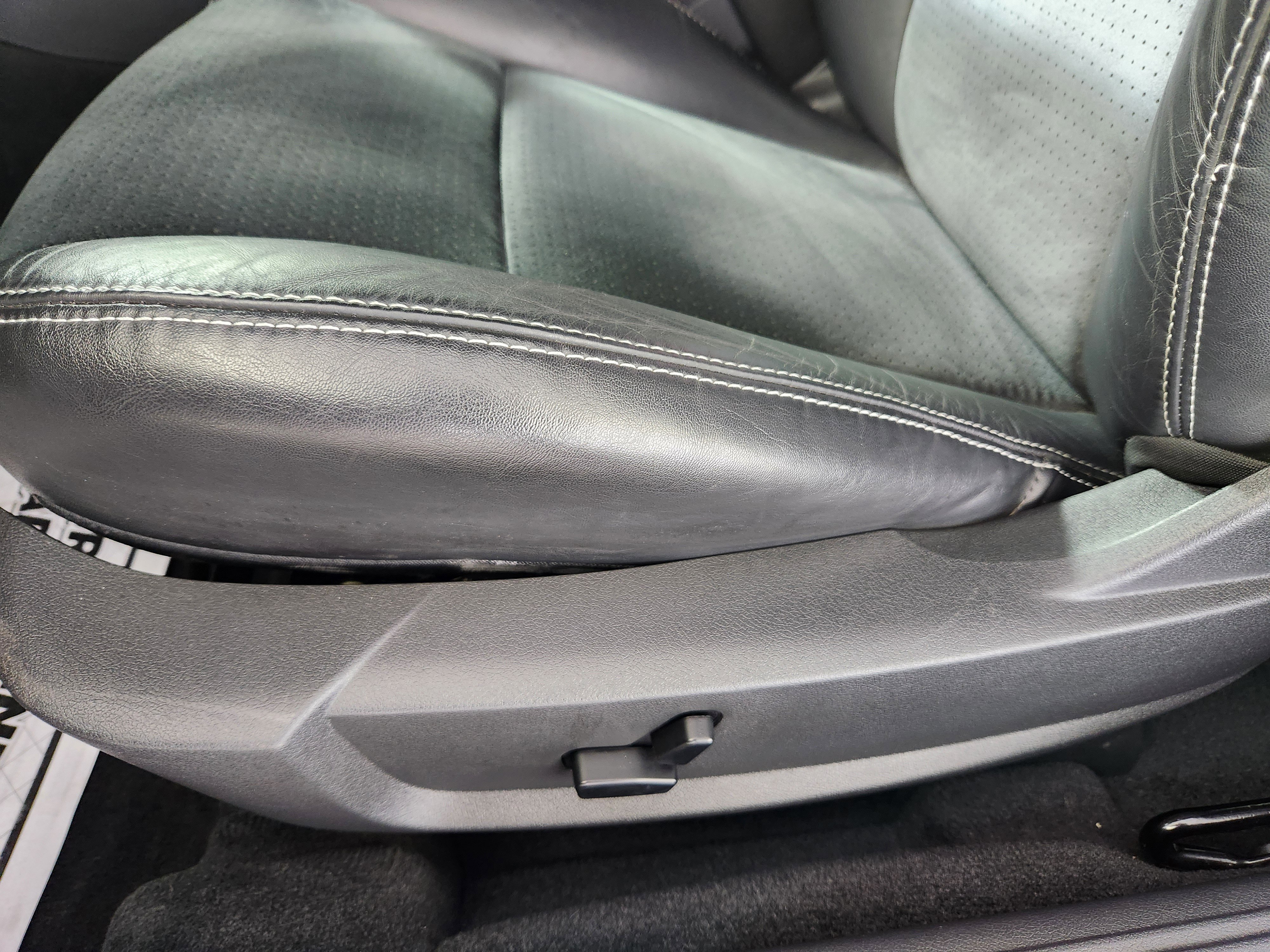 Used 2009 Dodge Challenger SRT8 w/ SRT Option Group II image 15