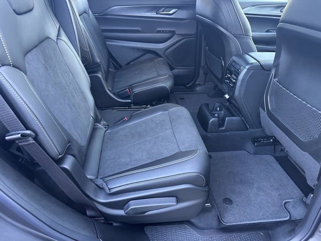 New 2025 Jeep Grand Cherokee L Altitude image 15