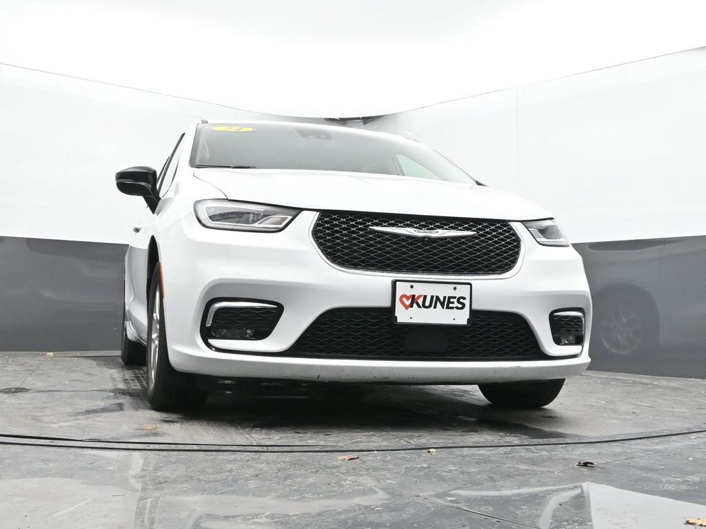 Used 2024 Chrysler Pacifica Touring-L image 54