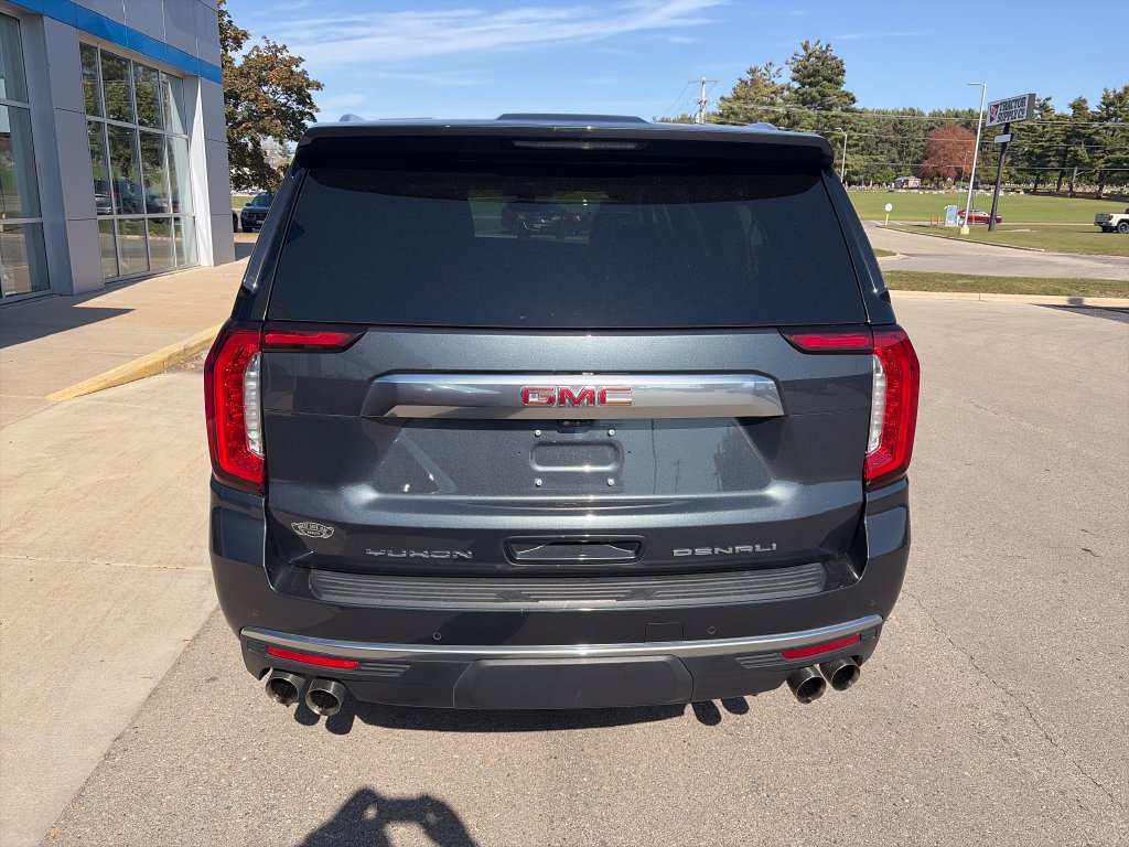 Used 2021 GMC Yukon XL Denali w/ Denali Premium Package AWD/4WD image 8