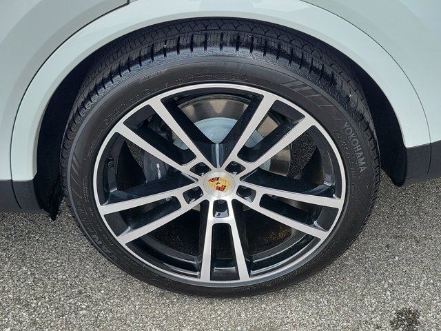 Certified 2024 Porsche Cayenne image 11