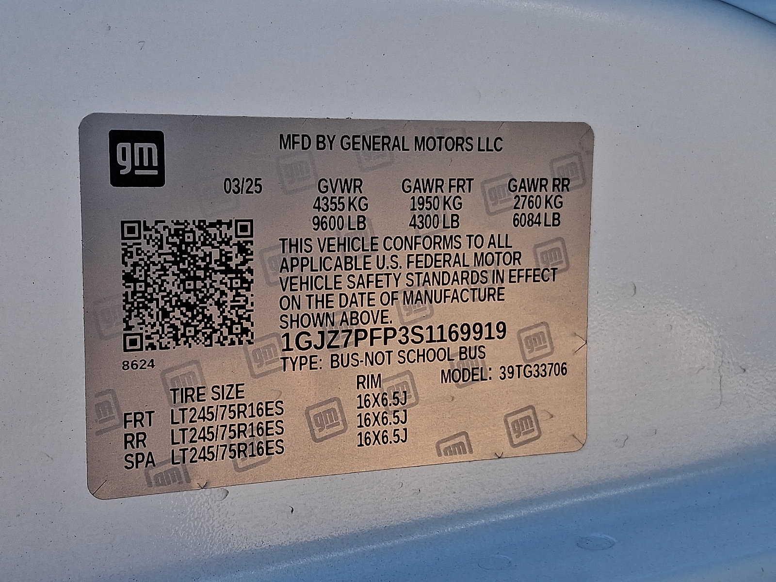 Used 2025 GMC Savana 3500 LT w/ LT Preferred Equipment Group RWD image 26