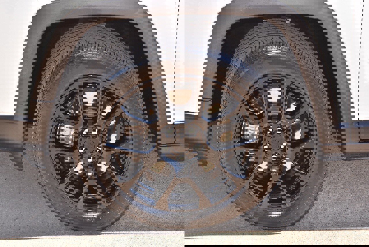 Used 2024 Jeep Compass Latitude w/ Altitude Special Edition image 35