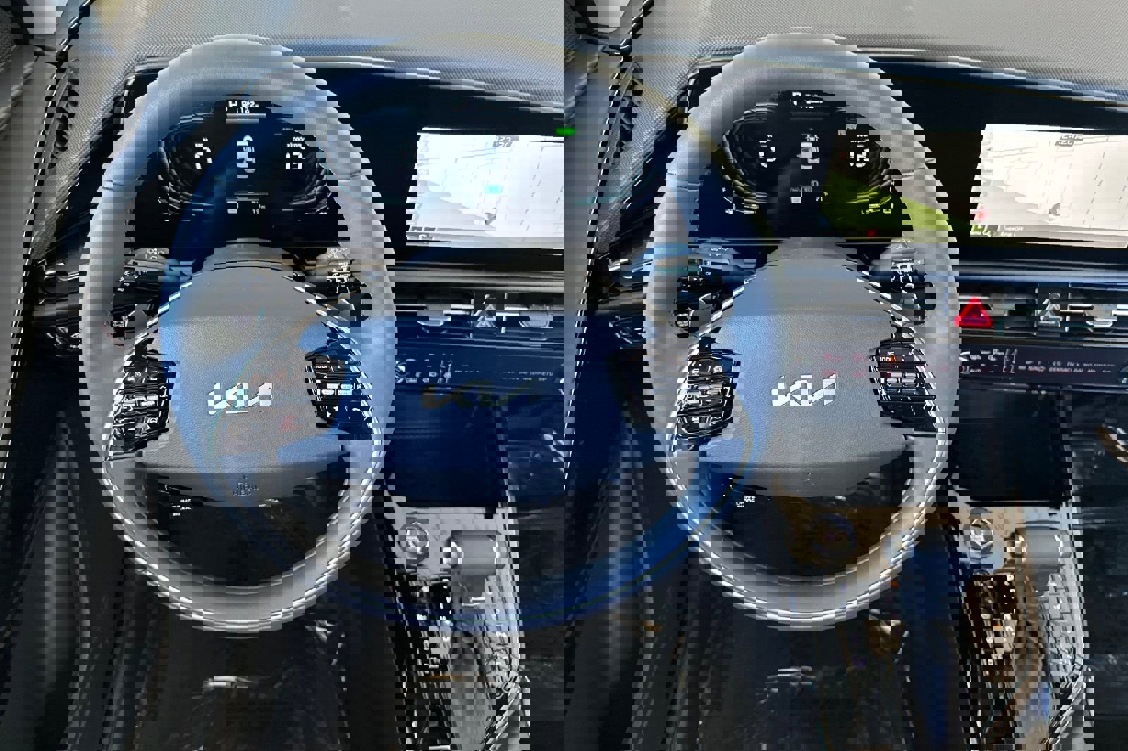 New 2025 Kia Niro SX image 10