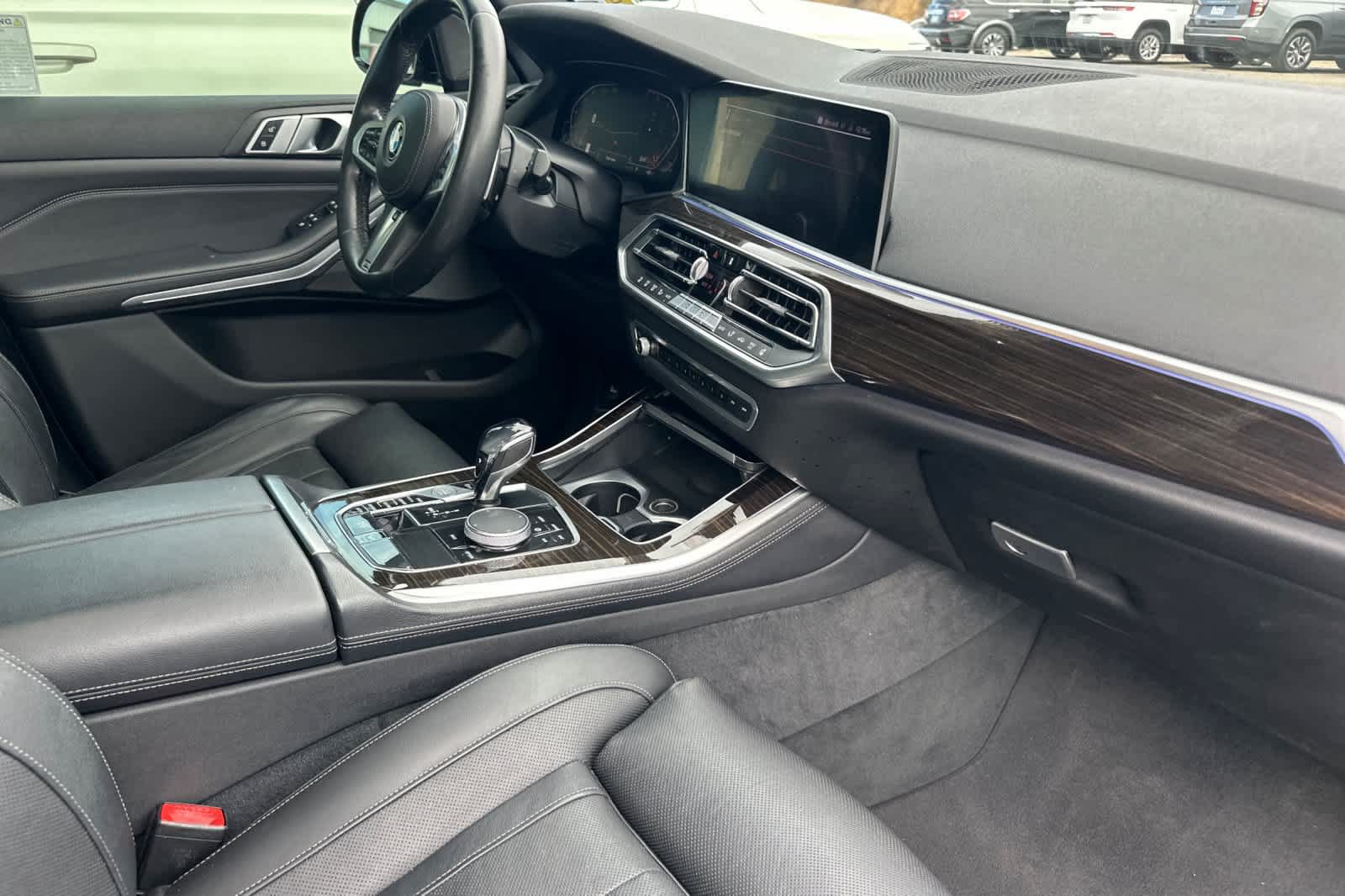 Used 2019 BMW X5 xDrive50i w/ M Sport Package AWD/4WD image 17