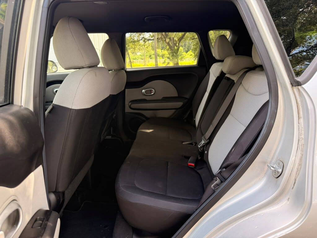 Used 2014 Kia Soul FWD image 9