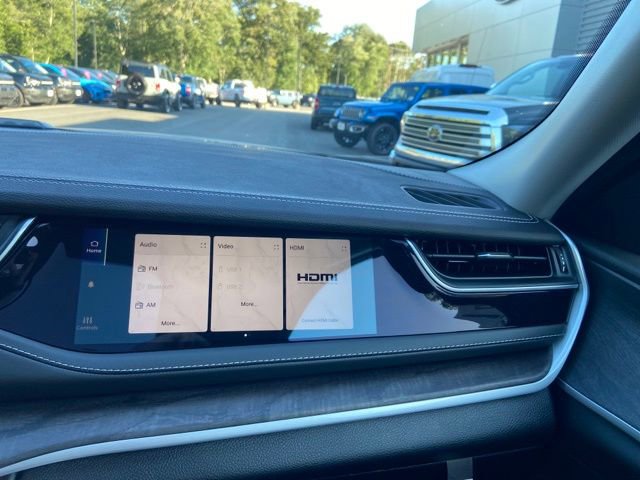 Used 2023 Jeep Grand Cherokee 30th Anniversary image 21