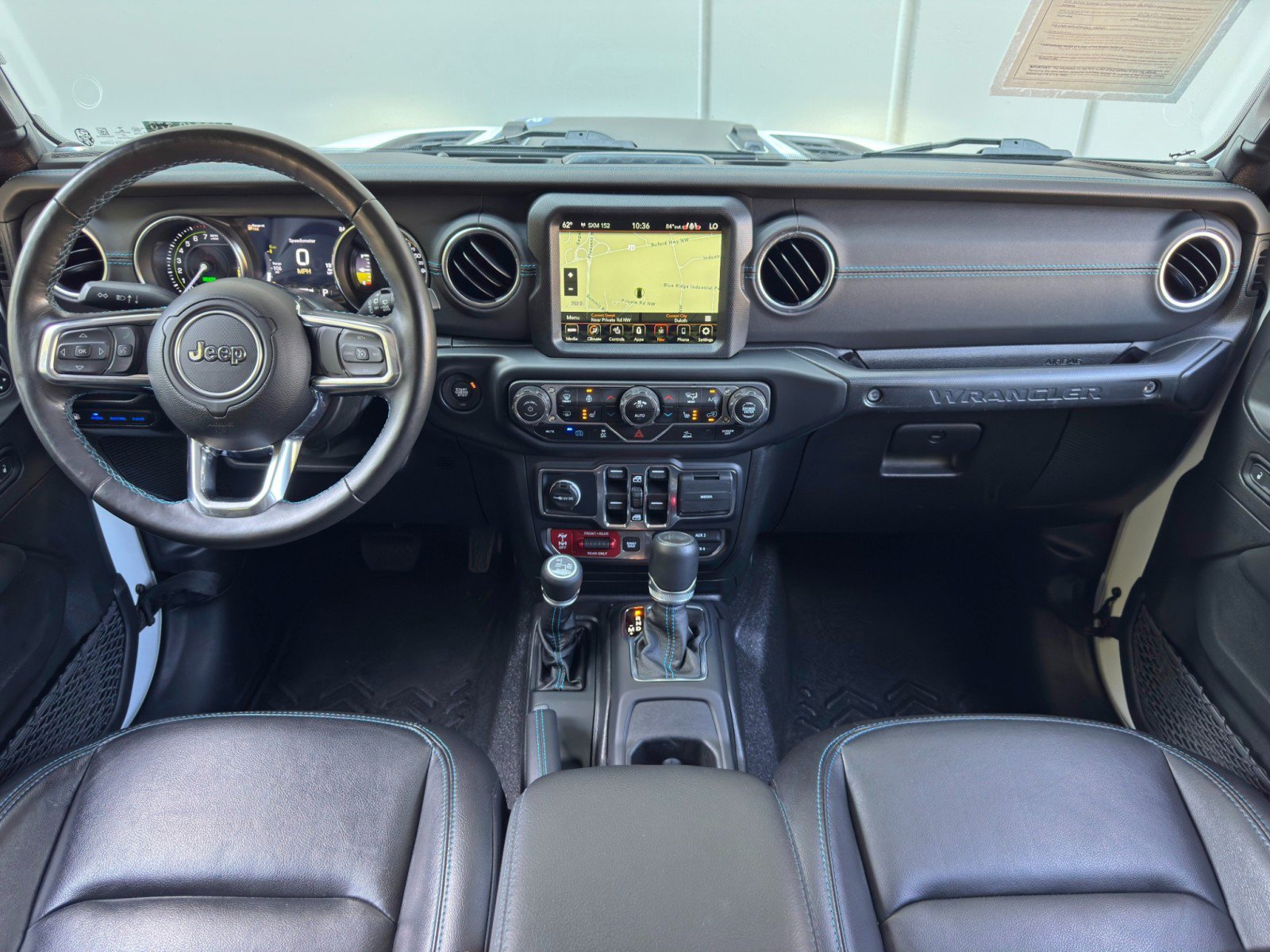 Used 2022 Jeep Wrangler Unlimited Rubicon 4xe w/ Cold Weather Group AWD/4WD image 15
