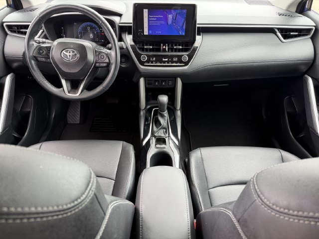 Used 2024 Toyota Corolla Cross XLE w/ Convenience Package FWD image 10