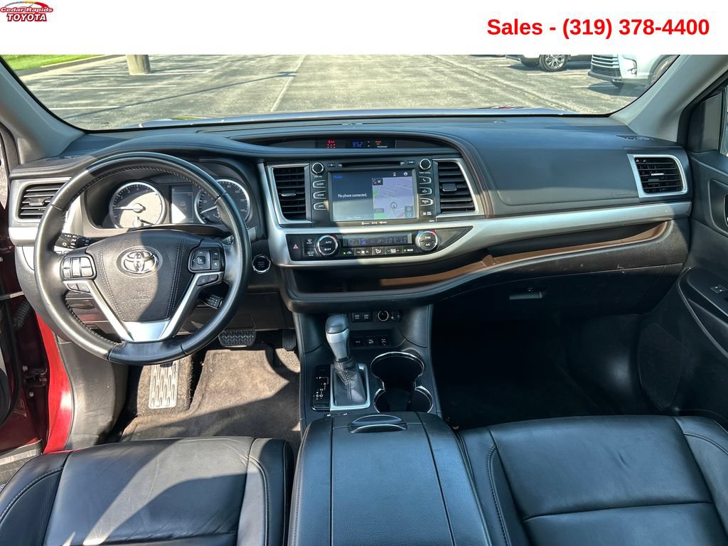 Used 2017 Toyota Highlander XLE w/ Carpet Mat Package AWD/4WD image 12