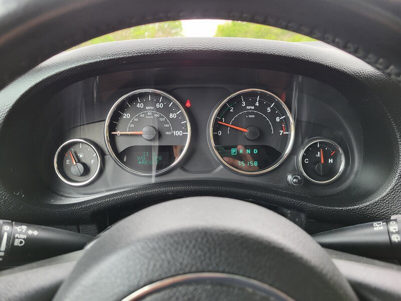 Used 2014 Jeep Wrangler Unlimited Sahara w/ Dual Top Group AWD/4WD image 17
