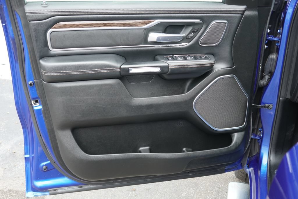 Used 2019 RAM 1500 Laramie AWD/4WD image 12