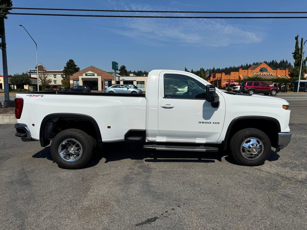 Used 2024 Chevrolet Silverado 3500 LT image 8