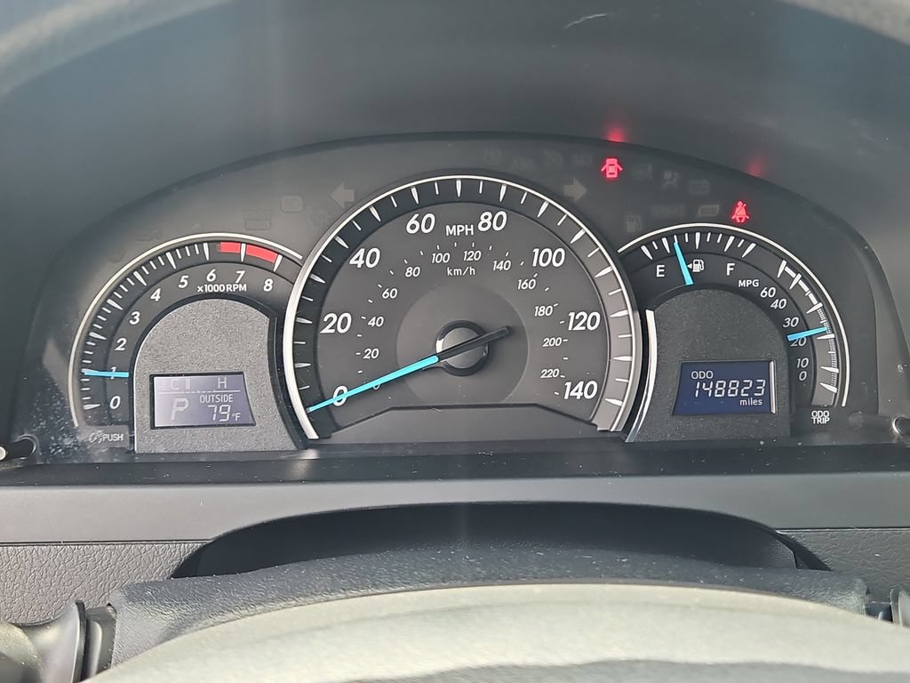 Used 2012 Toyota Camry LE FWD image 27