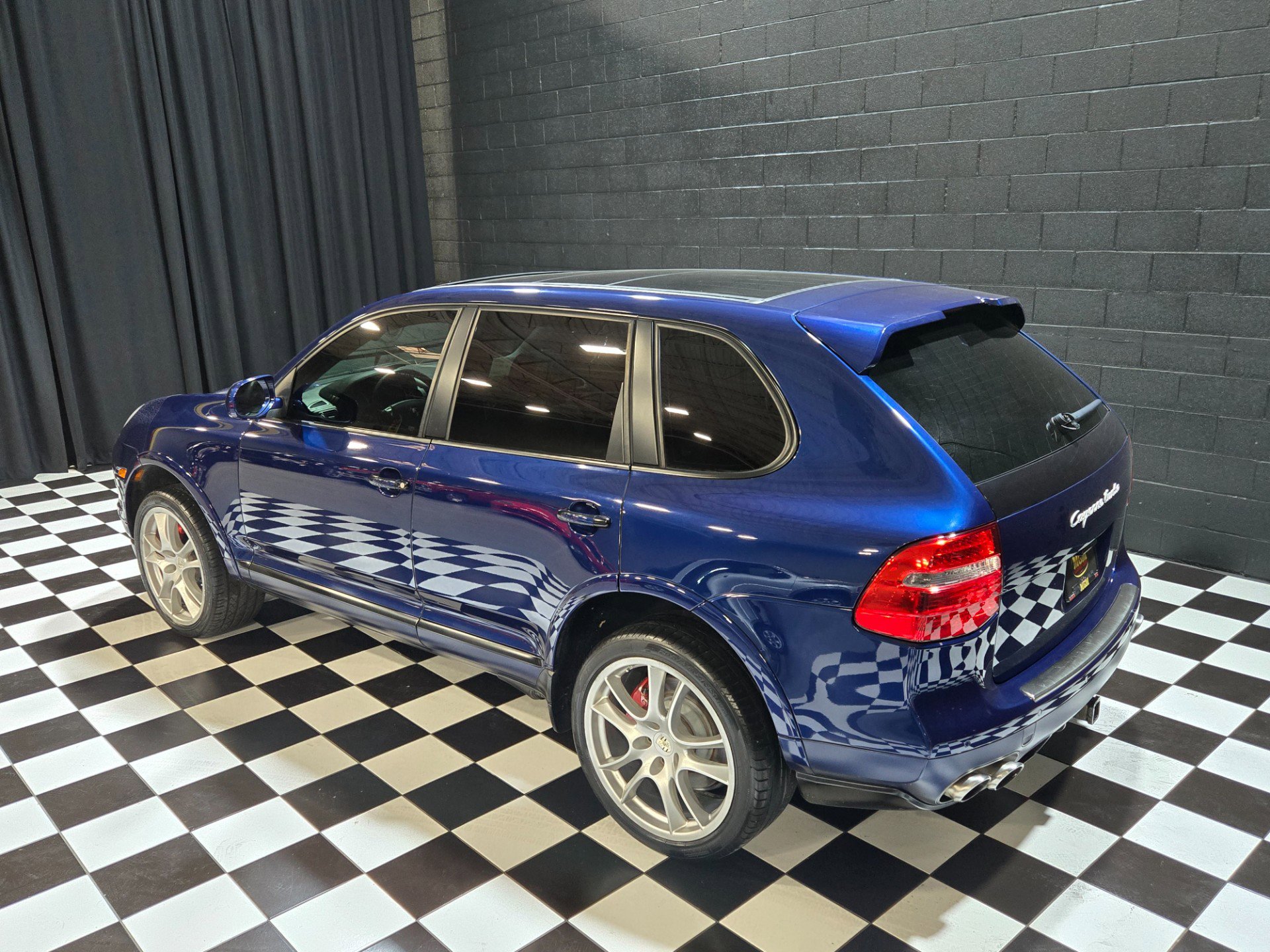 Used 2008 Porsche Cayenne Turbo AWD/4WD image 3
