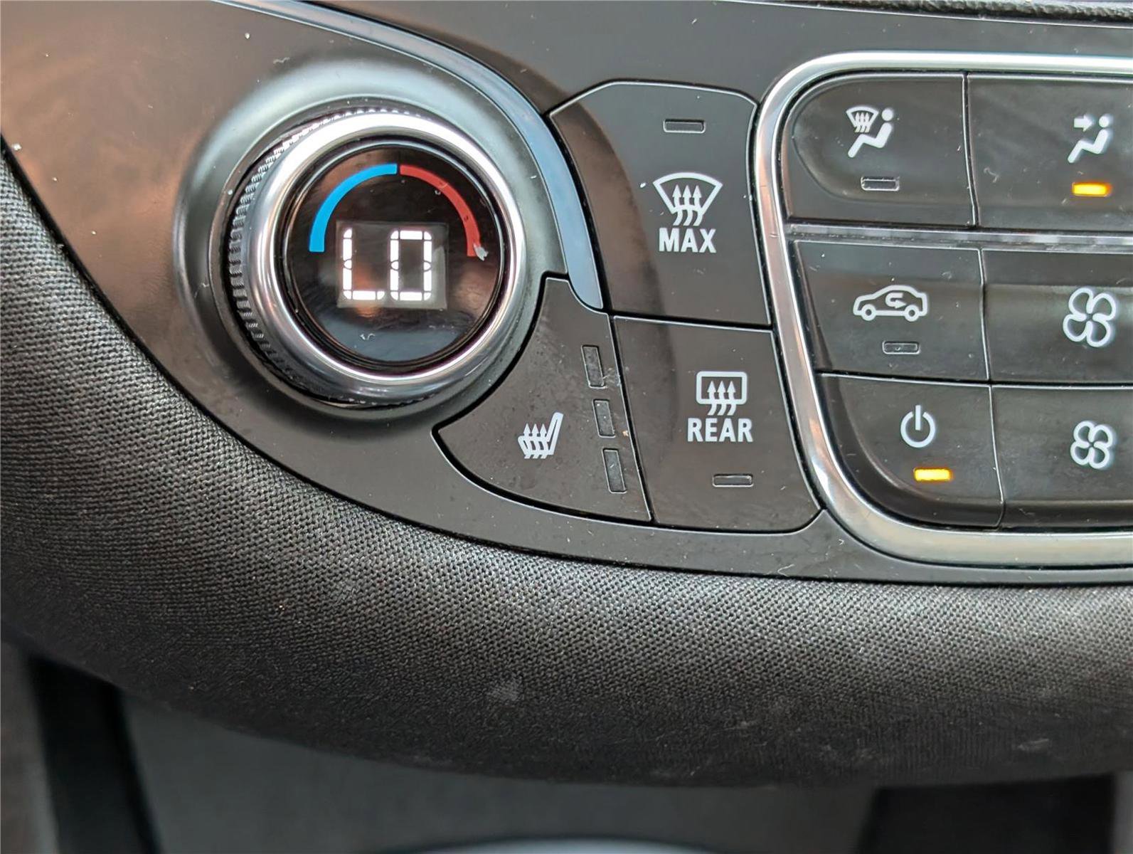 Used 2022 Chevrolet Malibu LT image 25