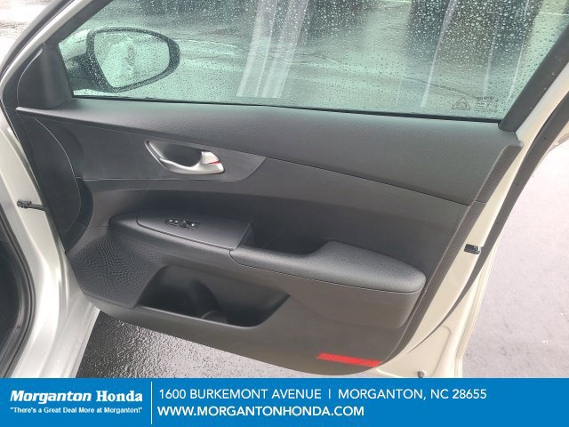 Used 2020 Kia Forte LXS FWD image 18