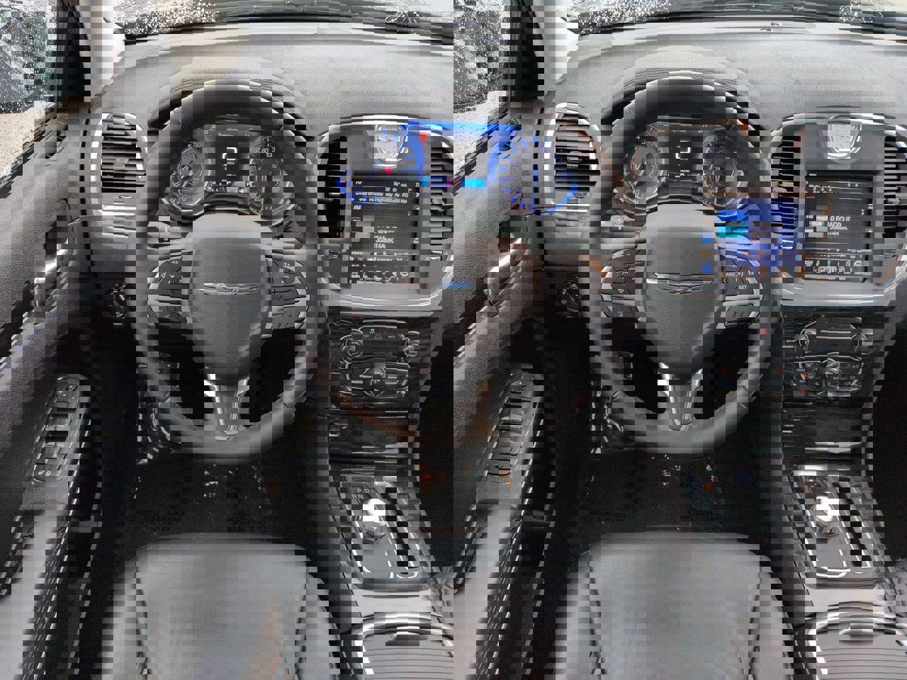 Certified 2016 Chrysler 300 Limited w/ Driver Convenience Group image 14