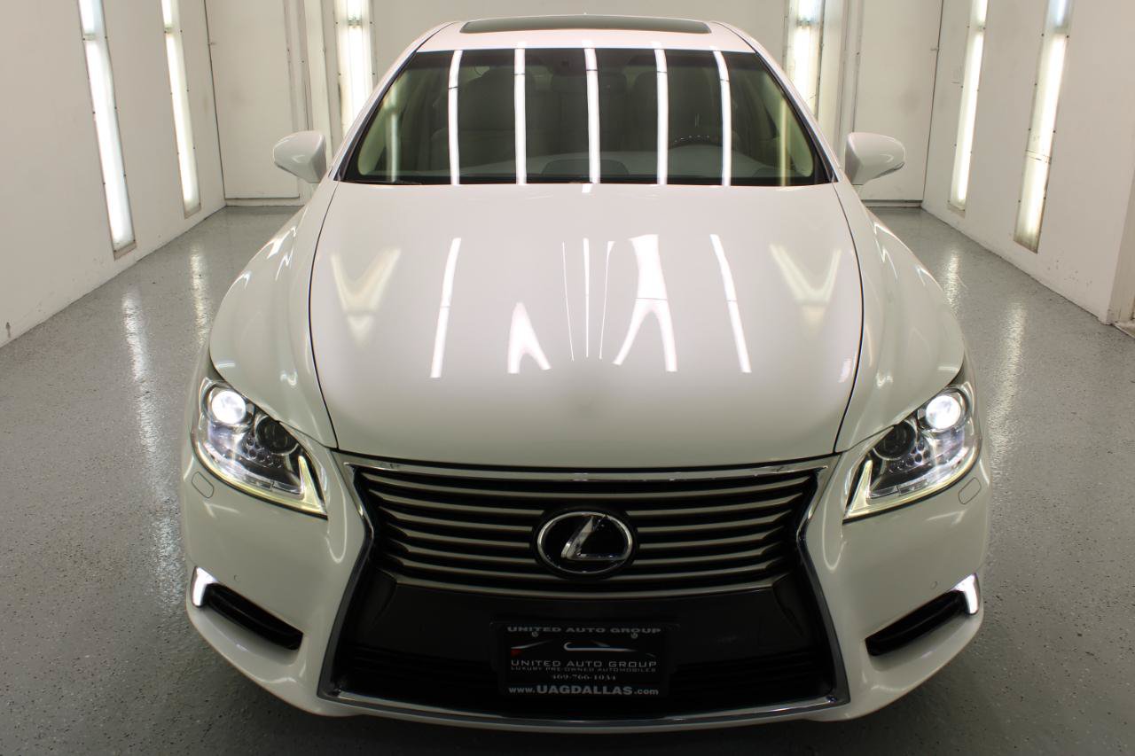 Used 2016 Lexus LS 460 w/ Comfort Package RWD image 4
