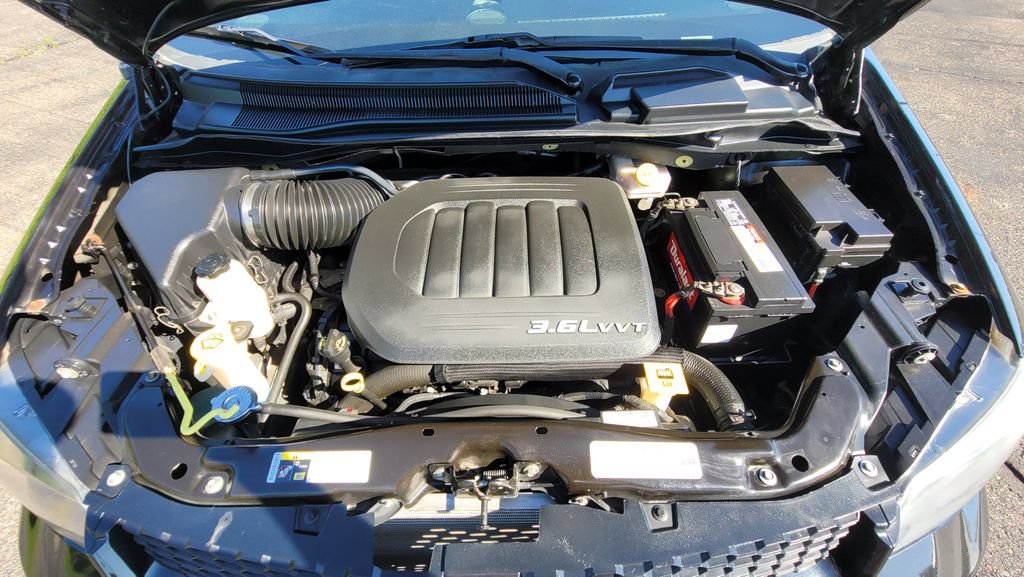 Used 2016 Dodge Grand Caravan SE FWD image 17