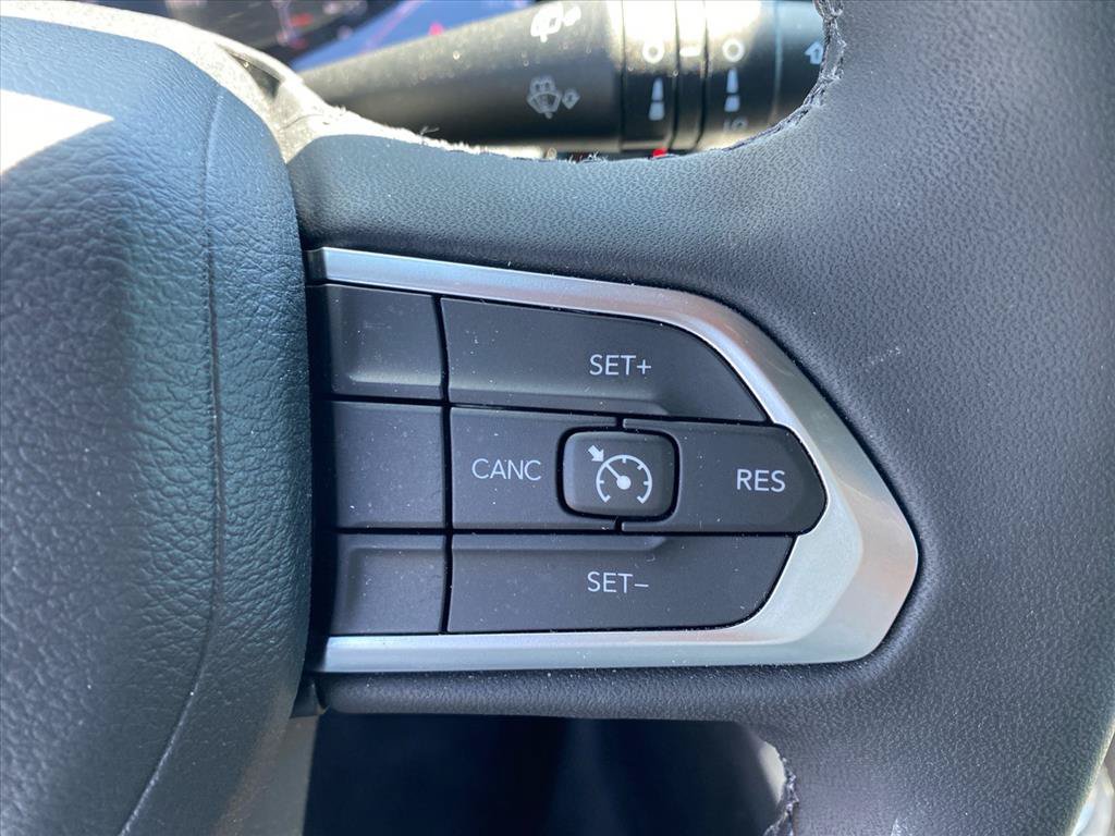 Used 2023 Jeep Compass Latitude AWD/4WD image 17