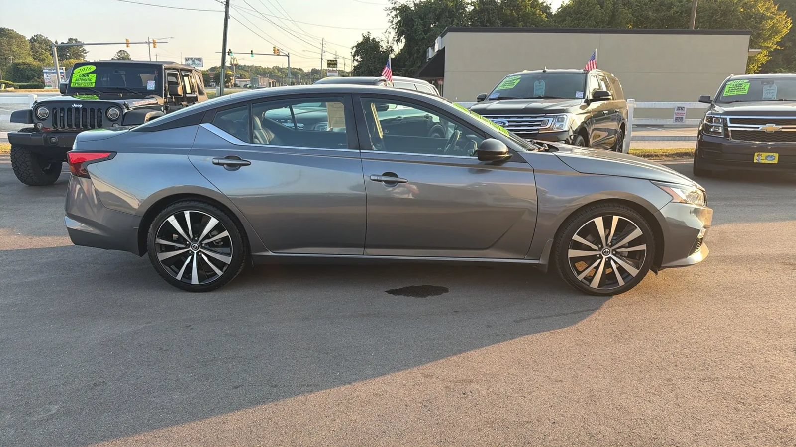 Used 2022 Nissan Altima 2.5 SR FWD image 6