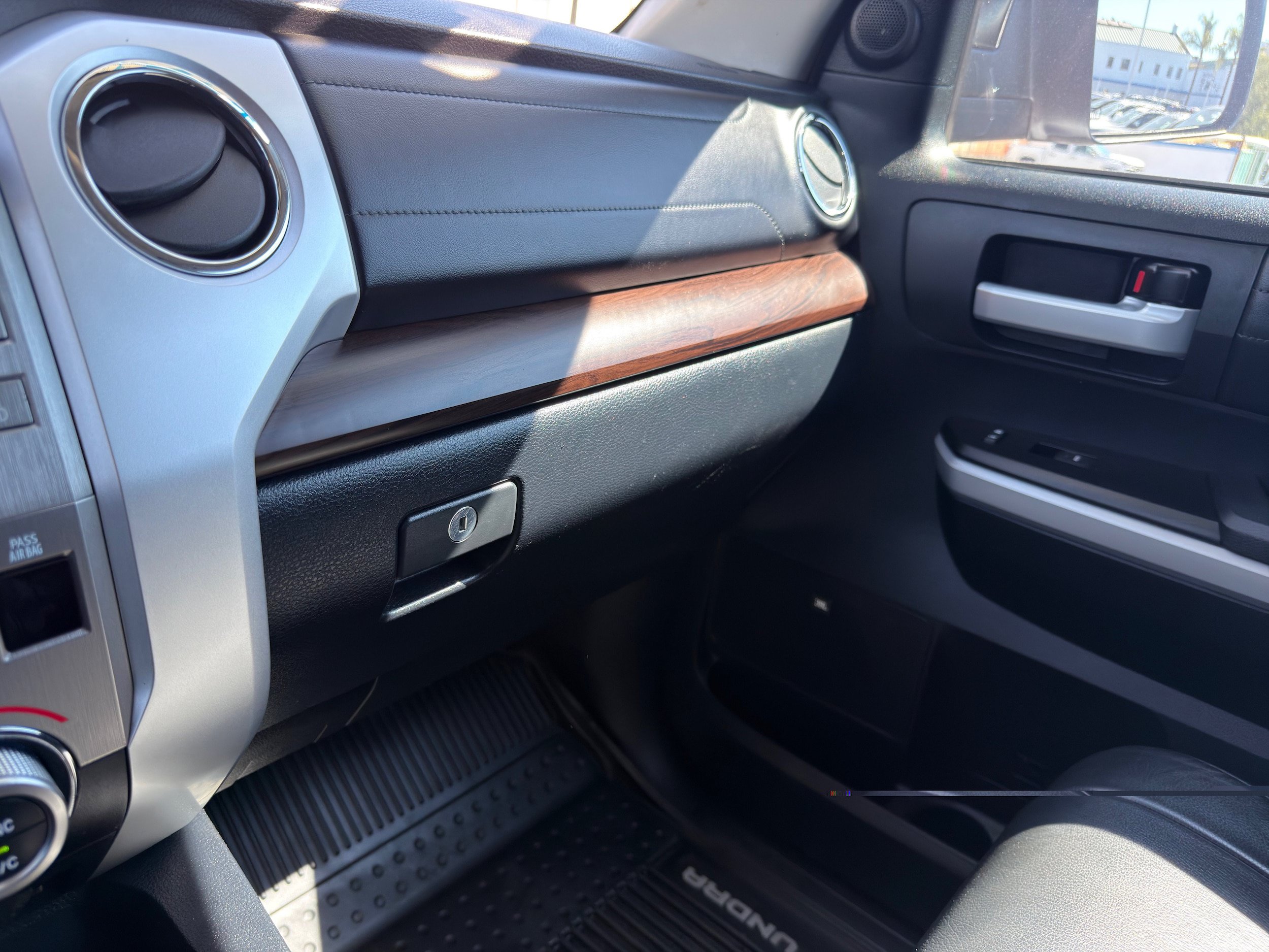 Used 2018 Toyota Tundra Limited w/ Limited Premium Package AWD/4WD image 36