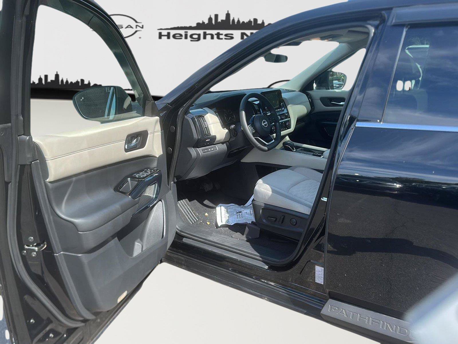 Used 2022 Nissan Pathfinder SV w/ SV Premium Package AWD/4WD image 10
